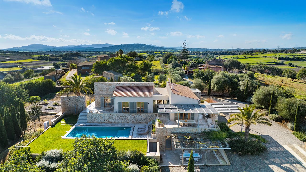 Architectural Masterpiece in Sant Llorenç Mallorca | Light, Space & Design