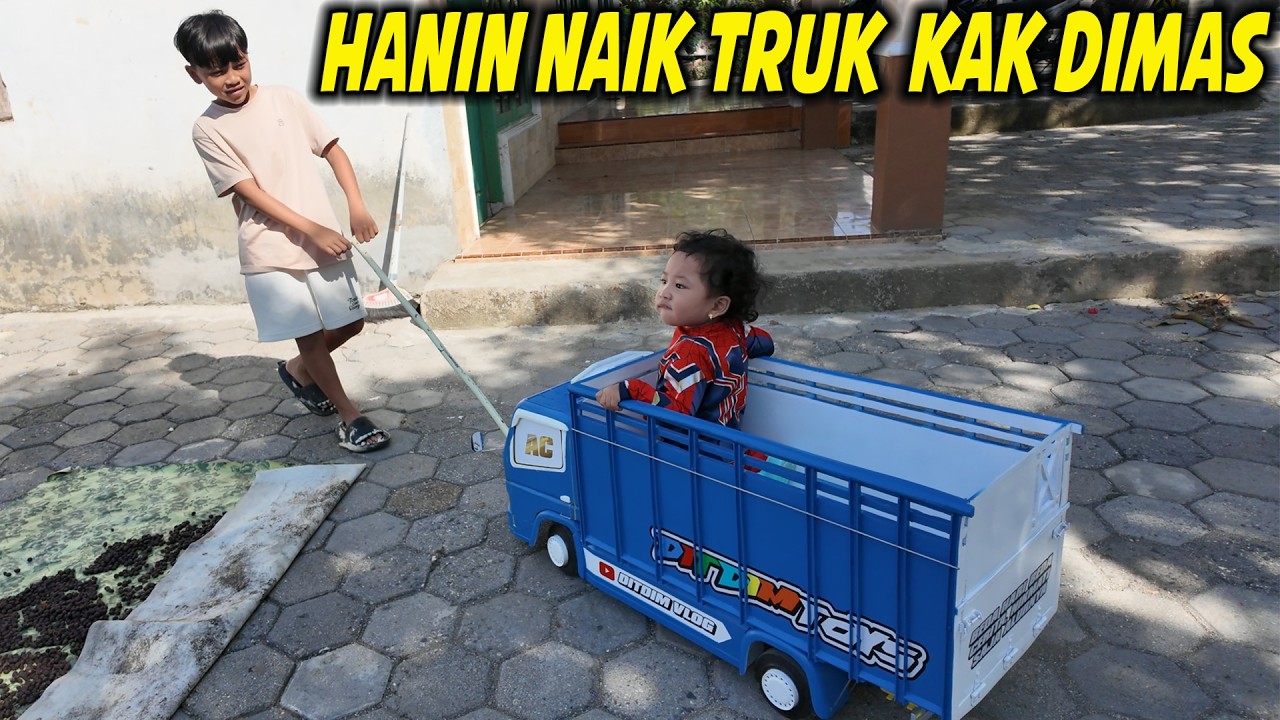 KETIKA KAK DIMAS MOMONG HANIN, MALAH DINAIKIN DI TRUK
