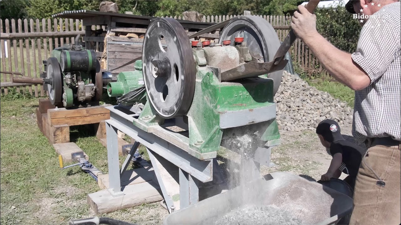Cunewalde Stationärmotor mit Steinbrecher - Stationary Engine with Stonebreaker