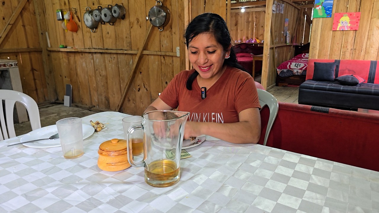 Mal enseña a su esposa pagan que haga los quehaceres.