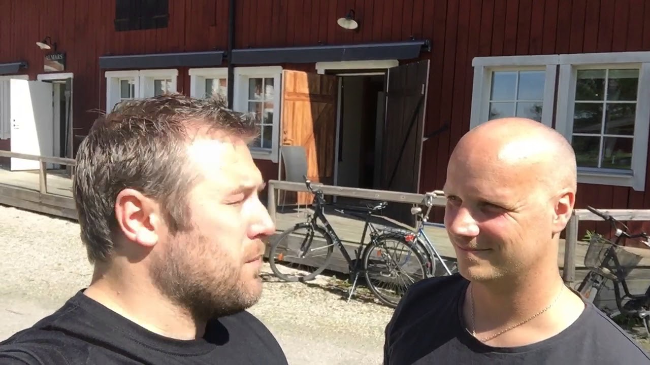 Hearthstonepodden framme vid Almars Gård