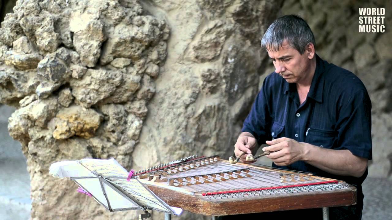 Barcelona Street Music : Paul de Senneville - Mariage D'amour  (HD)