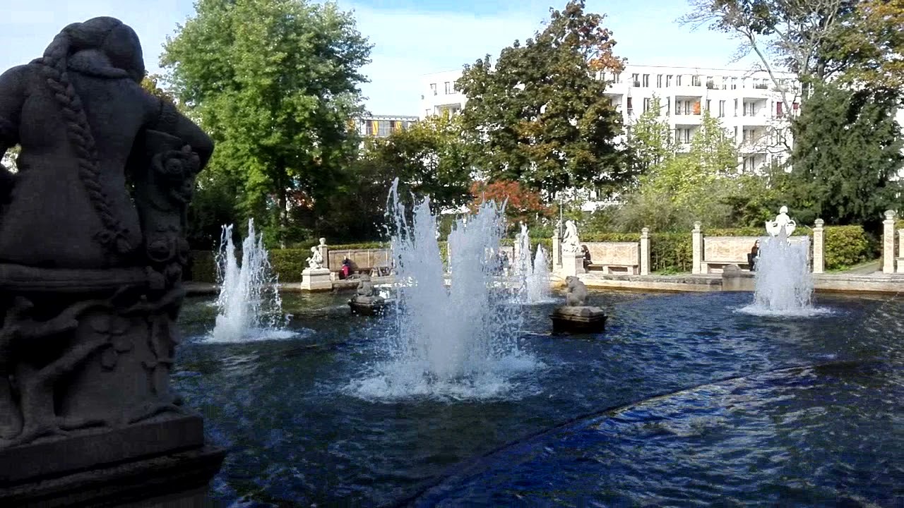 M&auml;rchenbrunnen fountain at Volkspark Friedrichshain (Berlin) 2021-10-16