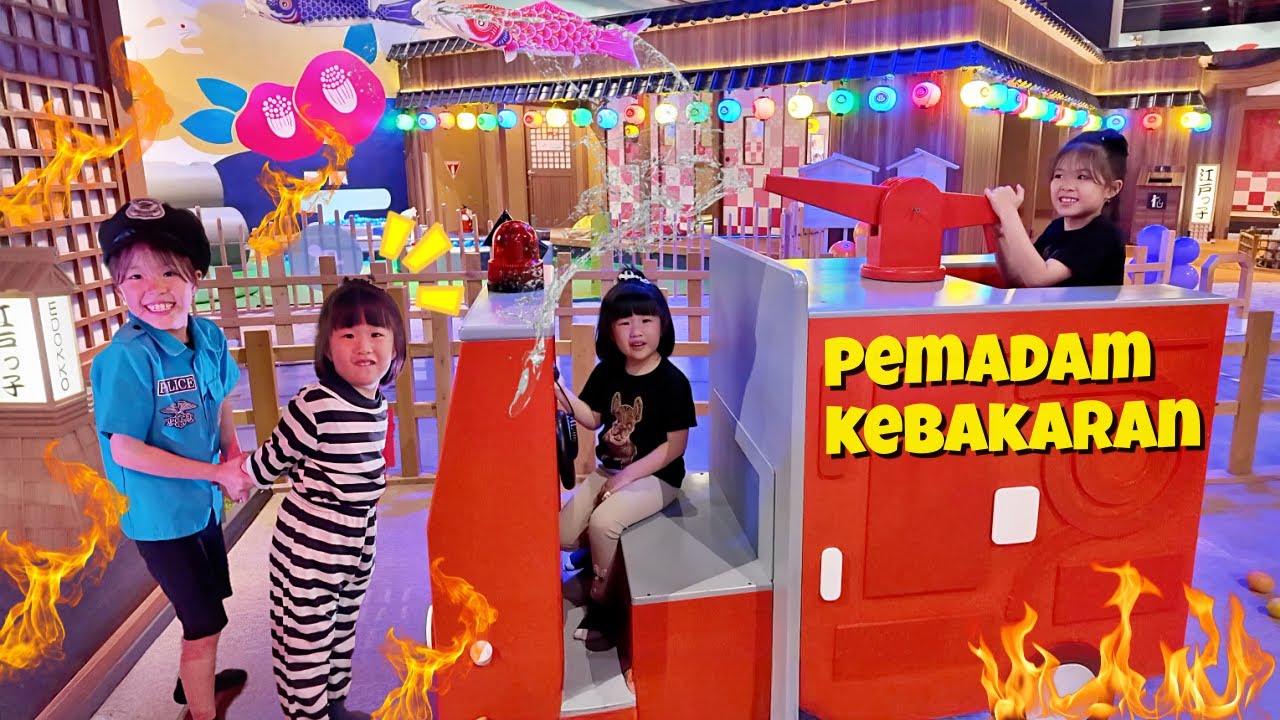Main Jadi Polisi Maling dan Pemadam Kebakaran di Playground Anak Tema Jepang
