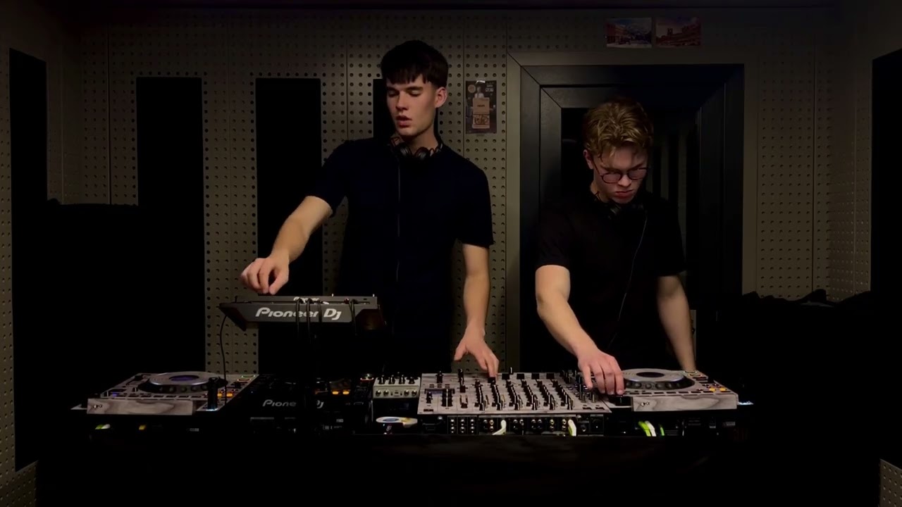 Afro Tech Set - Astia B2B florianvongregory 