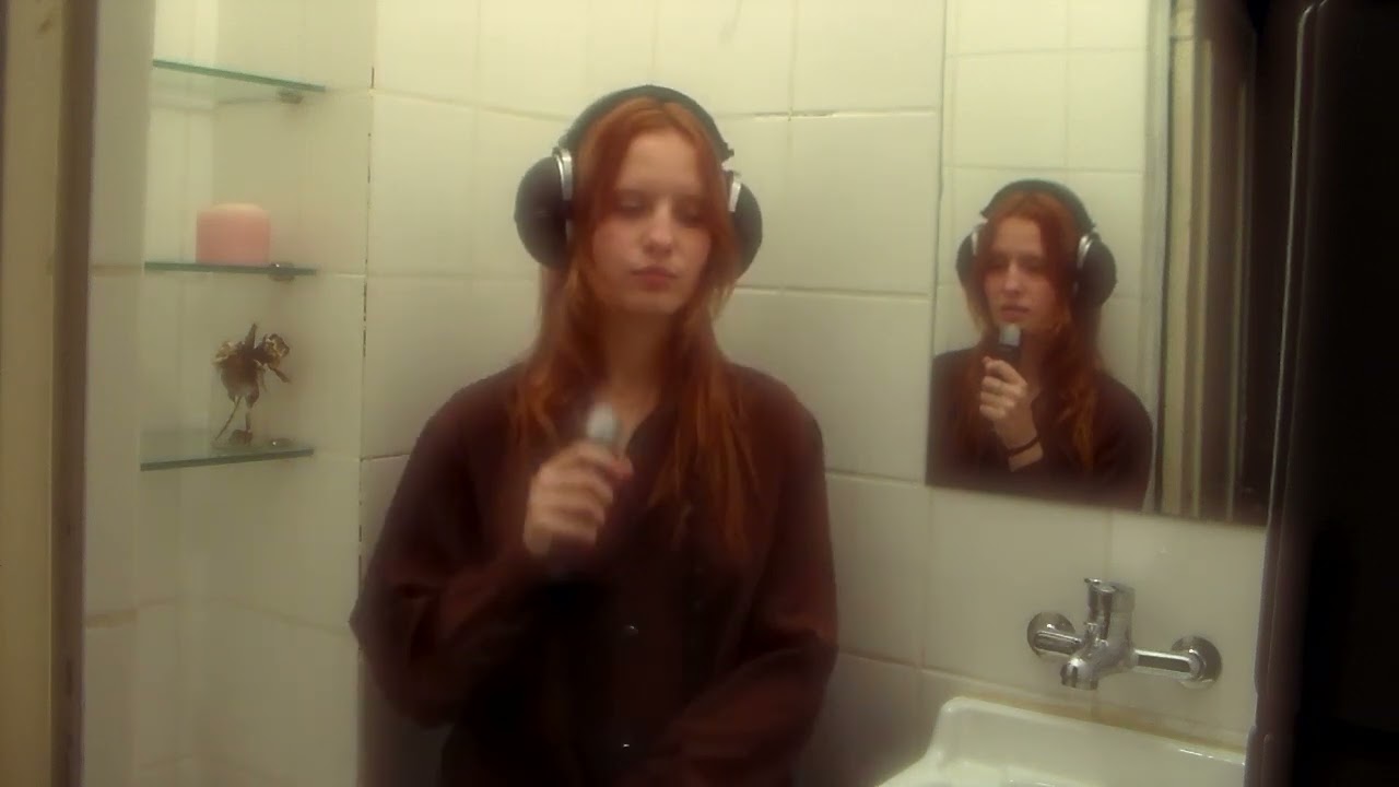 Lucia Taubas - cuando hace frio