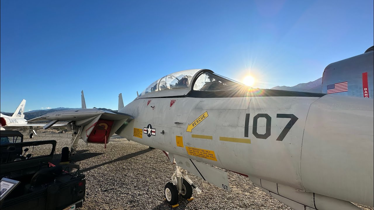 E315: Palm Springs Air Museum (during Winter)