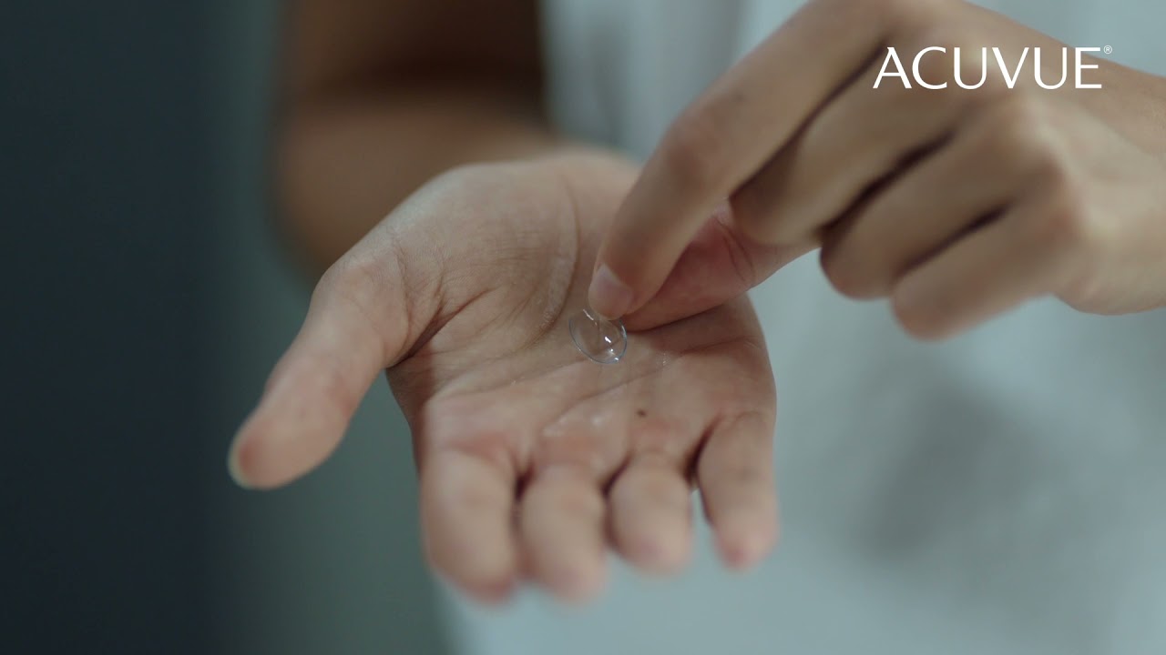 Cleaning Your Contact Lenses