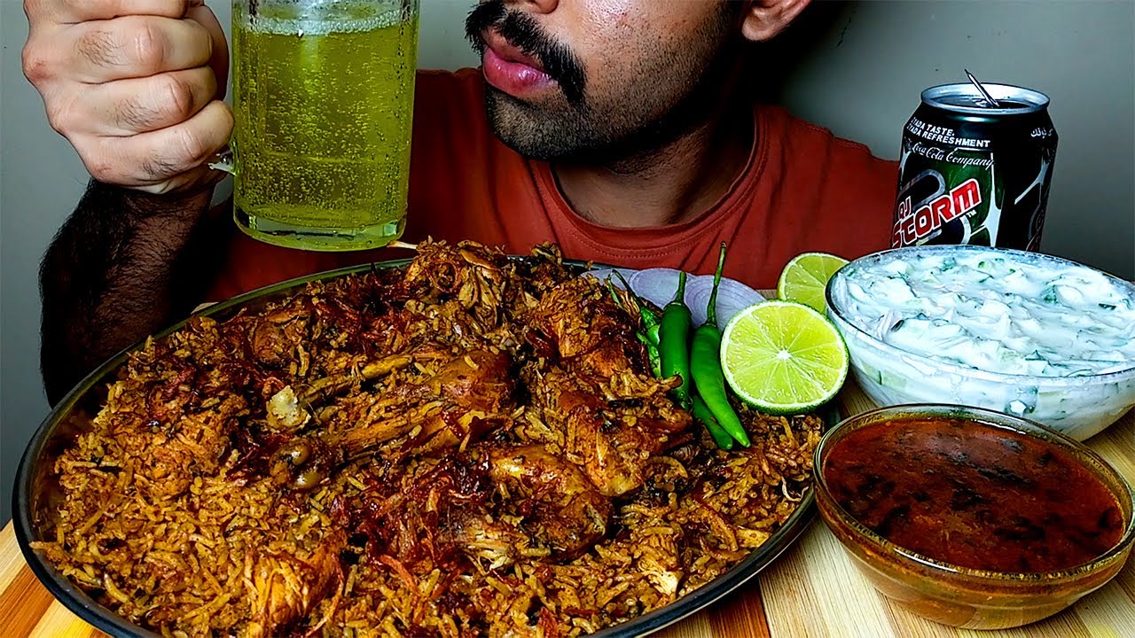 CHICKEN BIRYANI WITH RAITA |Spicy Gravy ||GREEN CHILLI|FOOD EATING VIDEOS