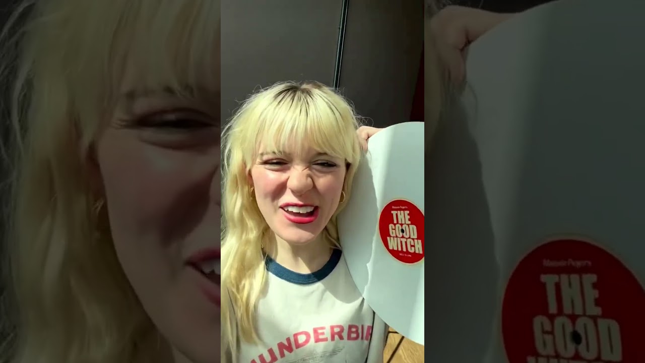 maisie peters scene pack!! 🩵