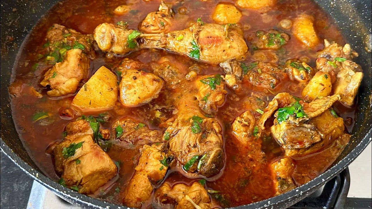 Simple Chicken and Potato Curry / Home style chicken curry