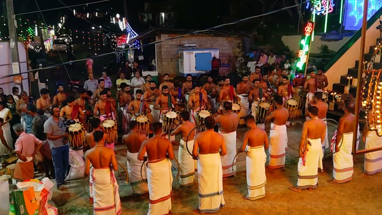 51 കലാകാരന്മാർ അണി നിരന്ന അതിസുന്ദരമായ പഞ്ചാരിമേളം. 🎶🥁🎷🎺