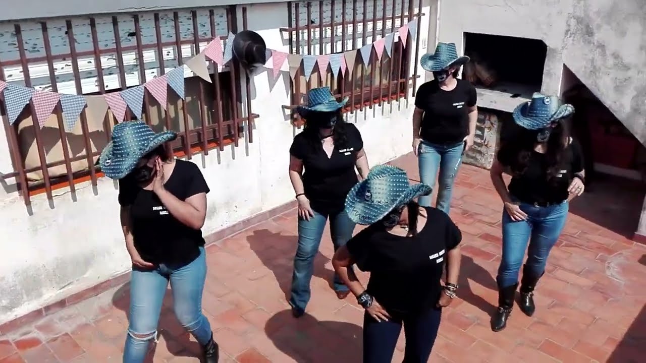 Queen on the prowl country line dance - By Clau Maujo