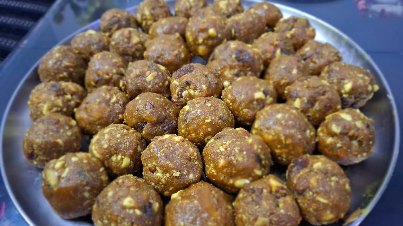 #sauthkeladdoo #winterspecialladoo #easyrecipe #recipefornewmom #dryfruitsladdoo #winterladdoo