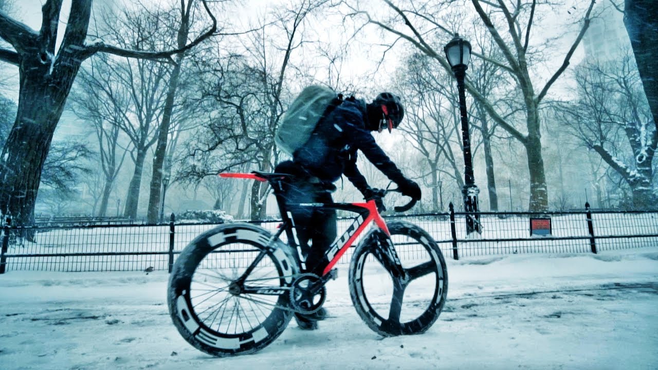 BICI MENSAJERO EN NIEVE