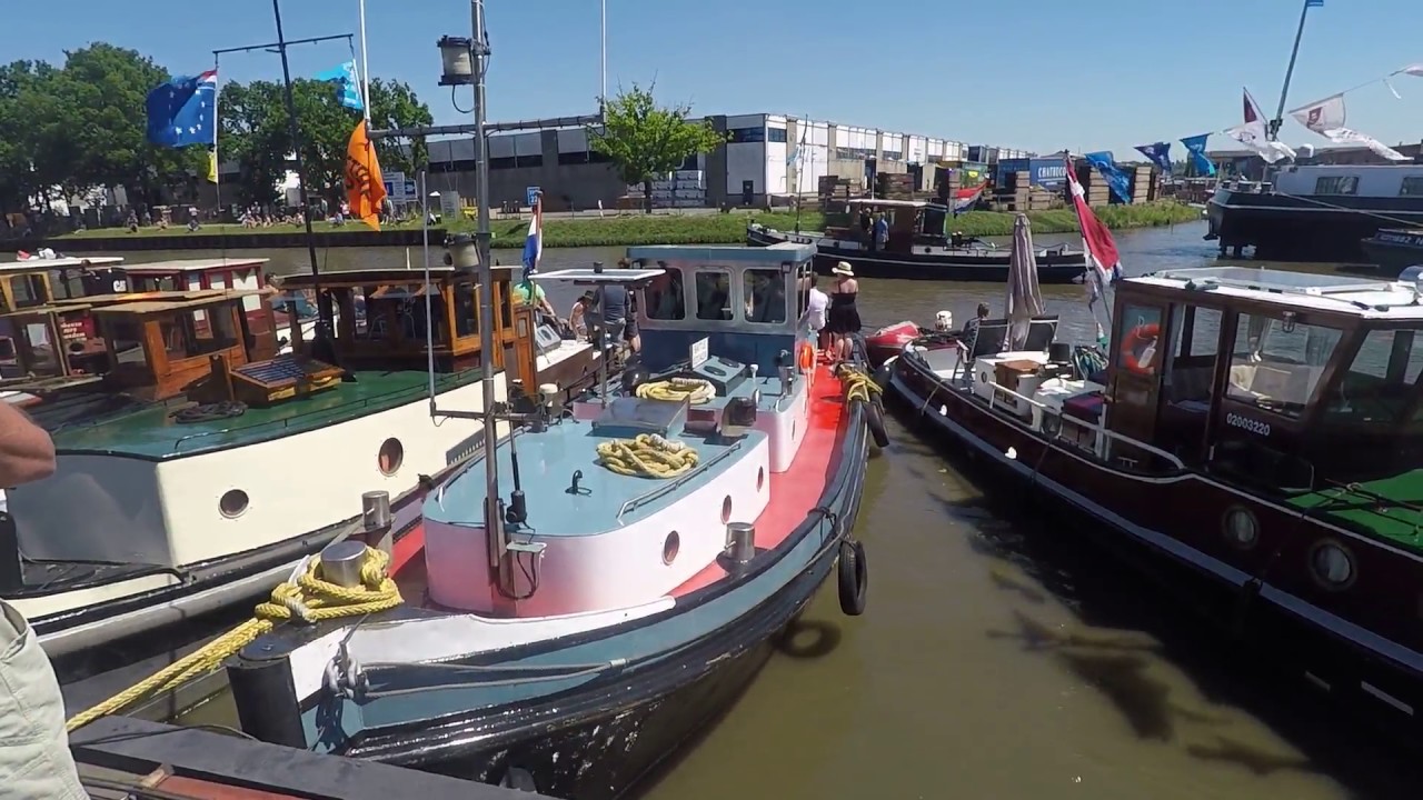 2017-05-26 Vianen Sleepbootdagen 3/7 langs de sleepboten 3/4