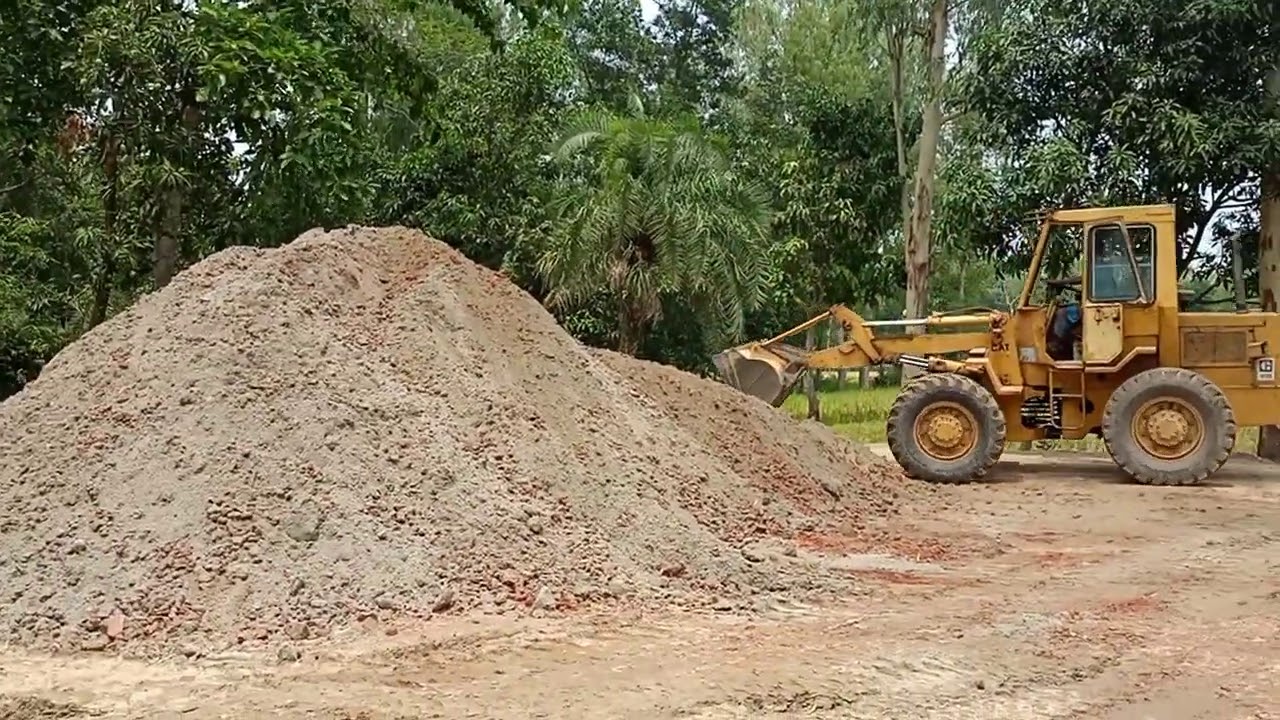 Material mixing for sub-base