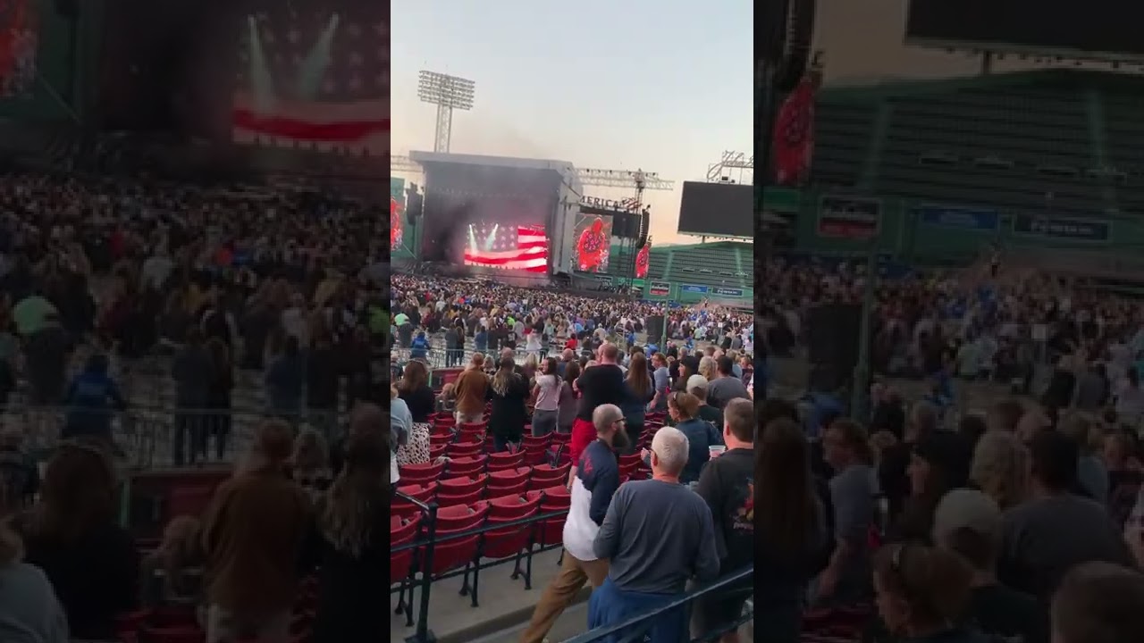 Nuno/Extreme Star Spangled Banner Fenway Park 09-08-22