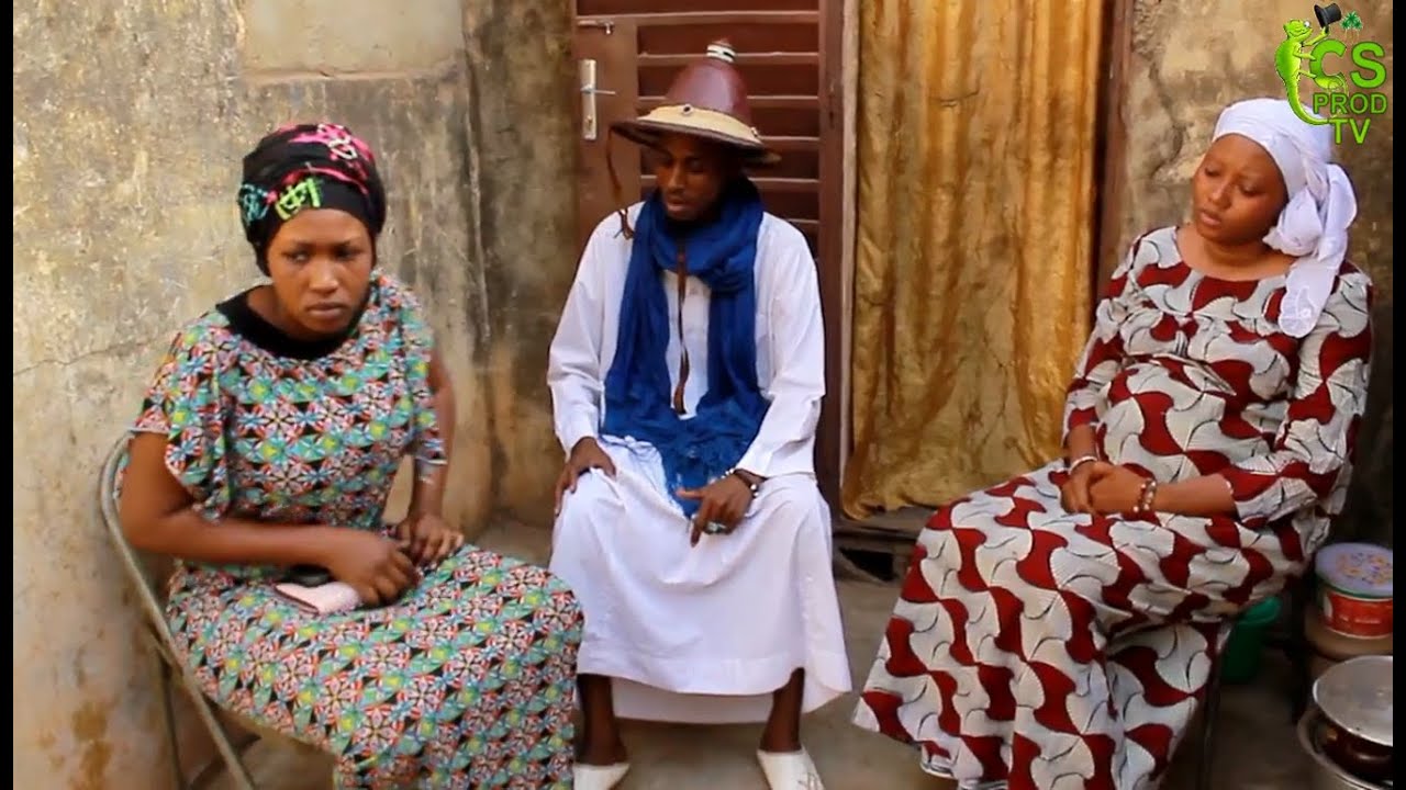 FULAKE ENCEINTE LA VOISINE ET AMENE A LA FAMILLE