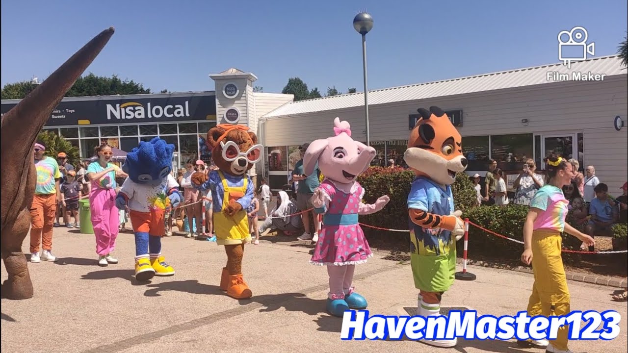 Haven Parade Festival Of Fun Devon Cliffs