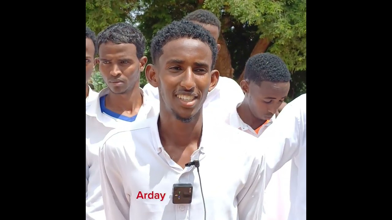 Qaabka ay u kala gudbaan ree bulshada Baardheere markay buundadii ka burburtay