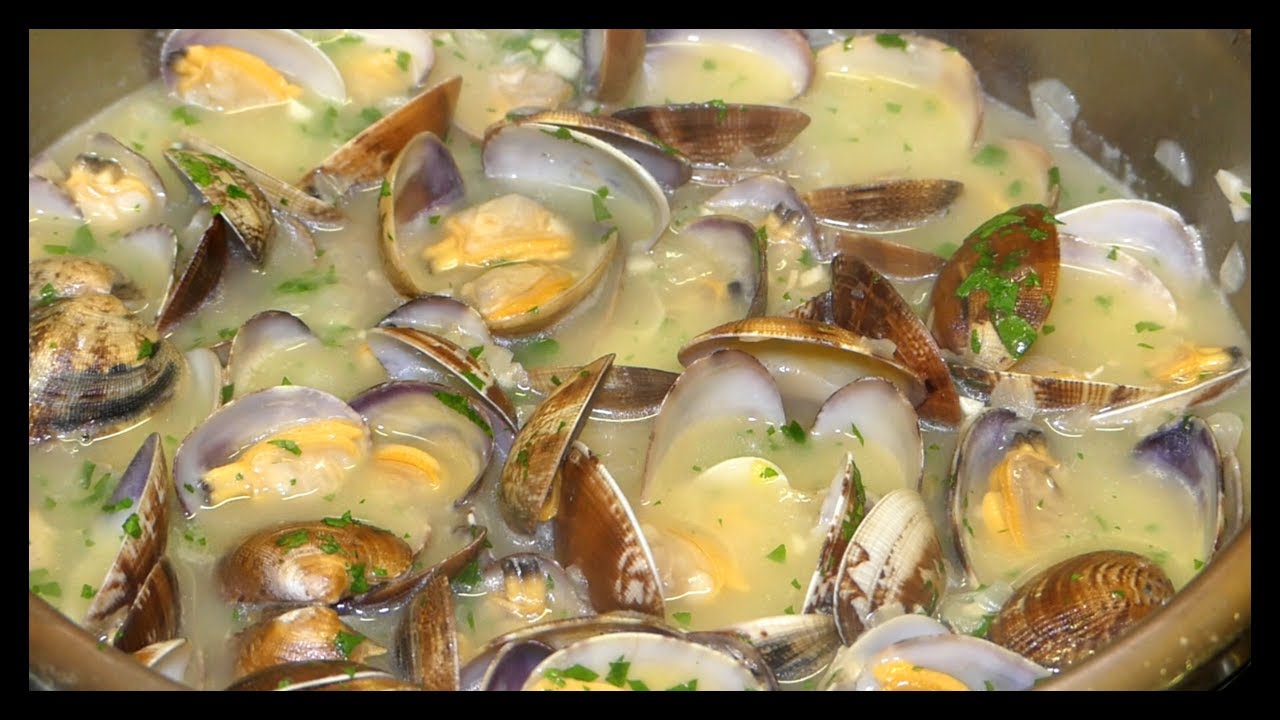 Almejas en salsa verde. Receta