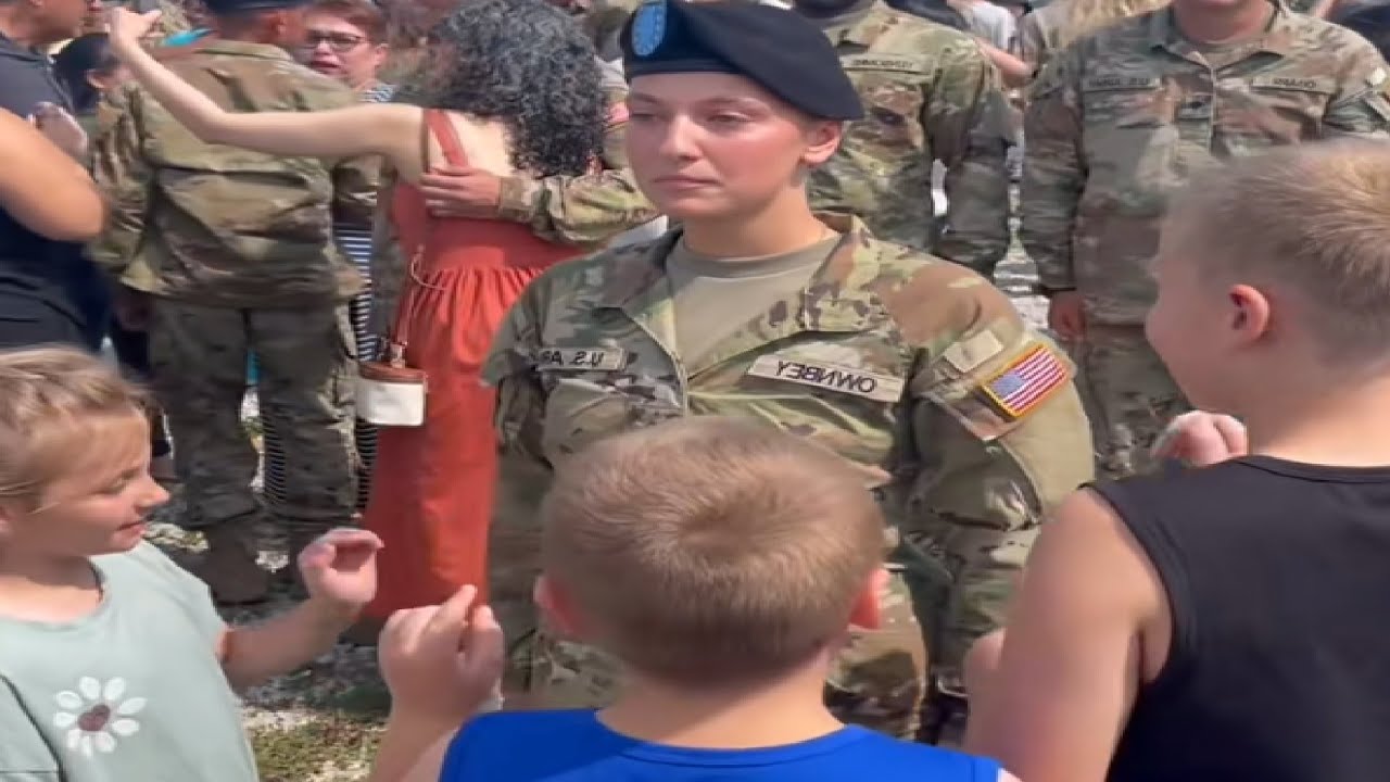 Soldier homecoming surprise ###1