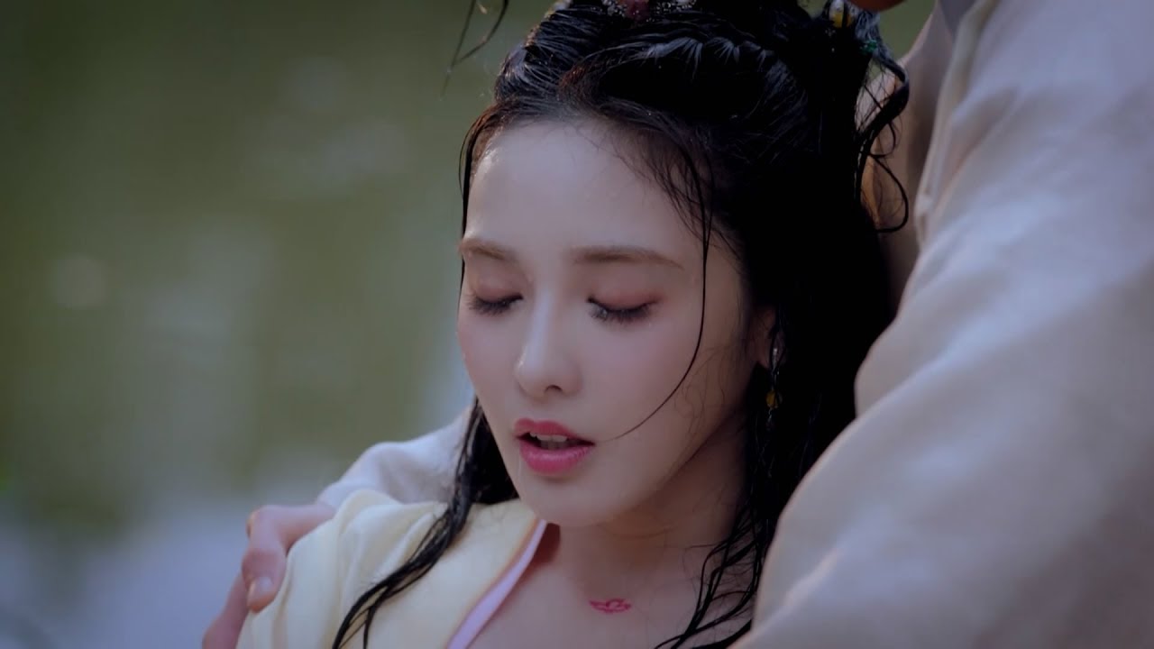 当调皮太子妃和太子红颜知己一起掉进湖里，太子做出惊人举动！ 😋 chinese drama