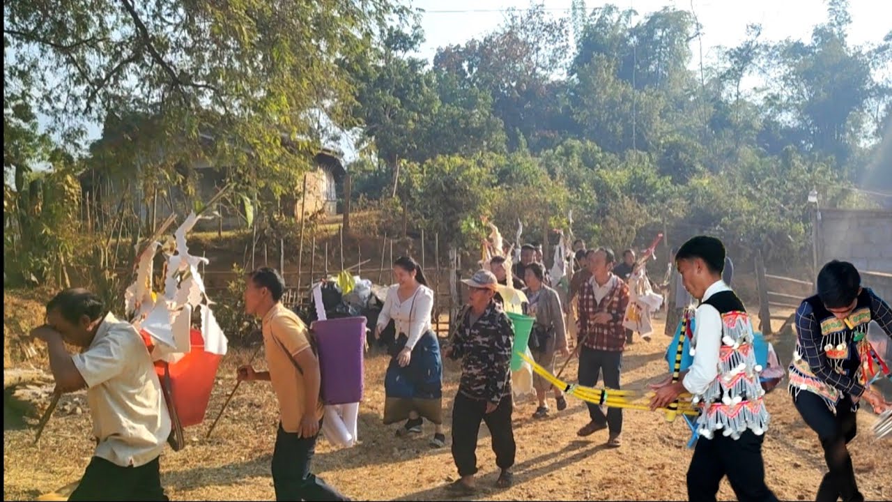 hnub ua qhua txws rau kuv pog lub ntees.15/1/2026
