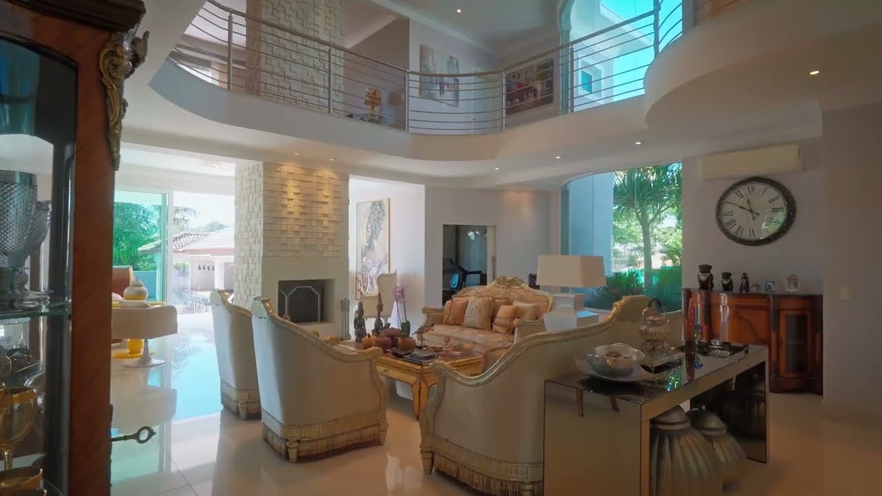 Casa de Alto Padrão no Condomínio Quinta das Paineiras - Jundiaí