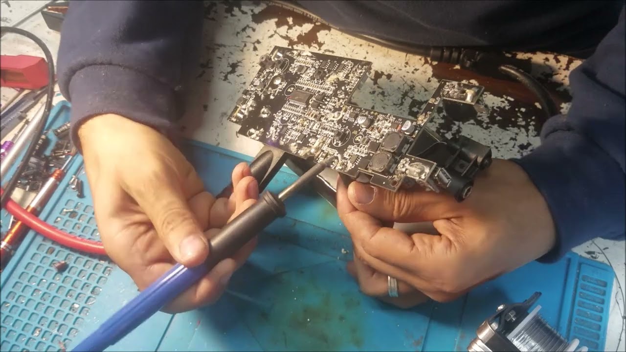 NOCO GB70  Exclamation red light is on how to swap the battery or board