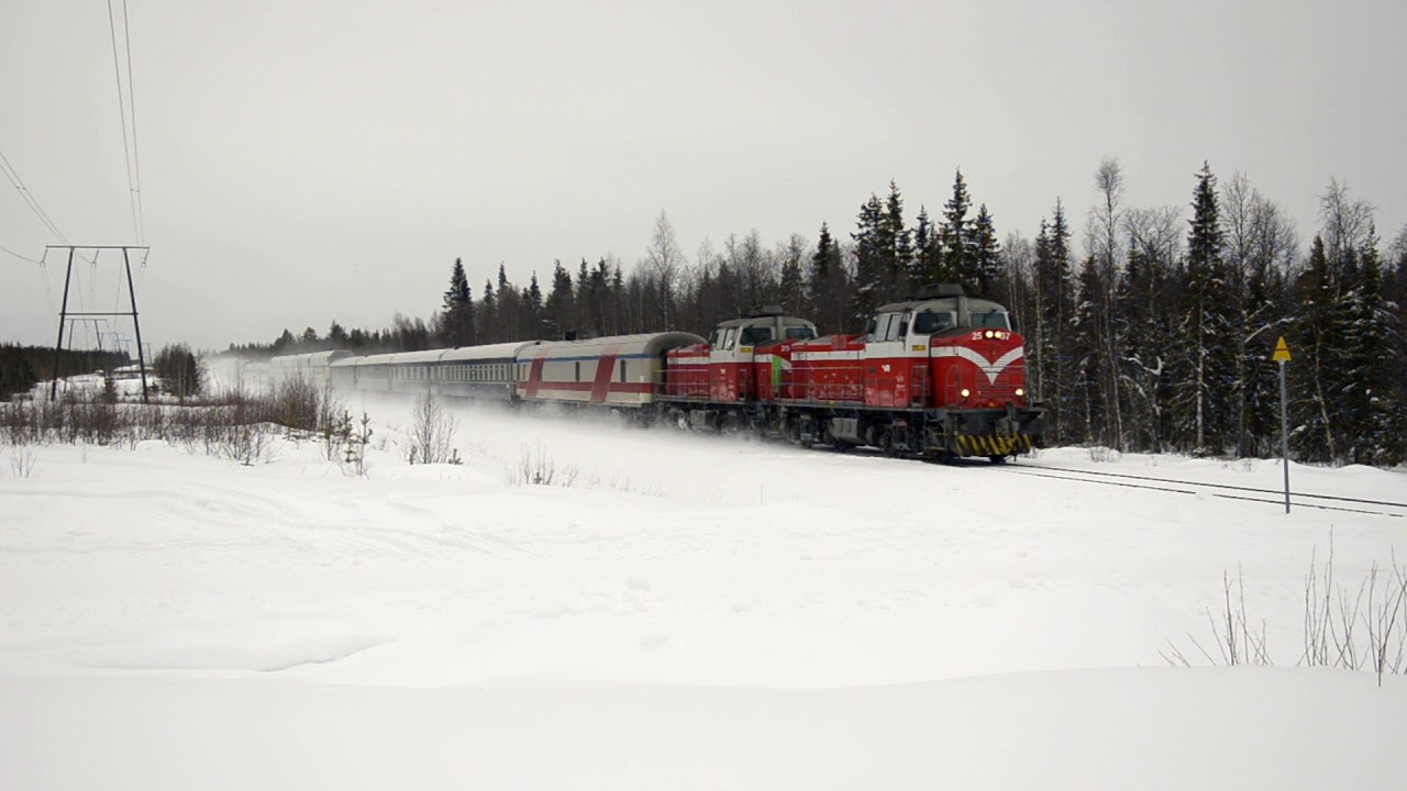 Finnish night train pulled by Dv12 locomotives 11.3.2017.