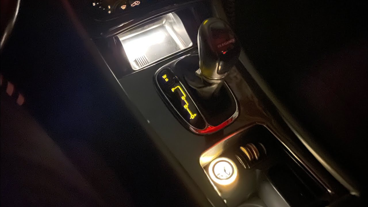 Mercedes W203 - Centre console removal & lighter bulb replacement
