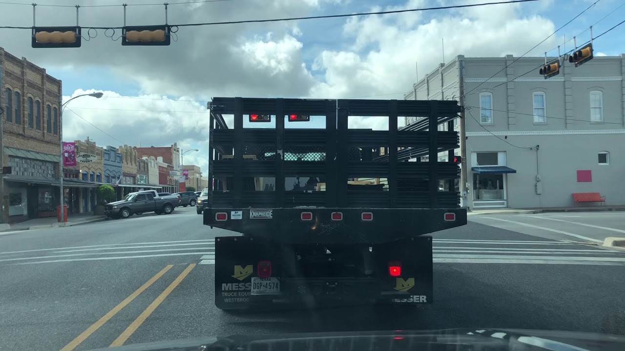 Elgin, Texas (Driving Around The Town)