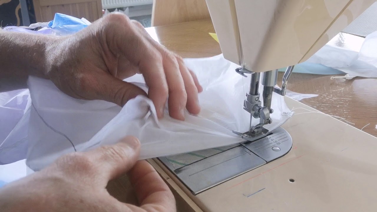 Couture d'un caisson de kite ou parapente monopeau
