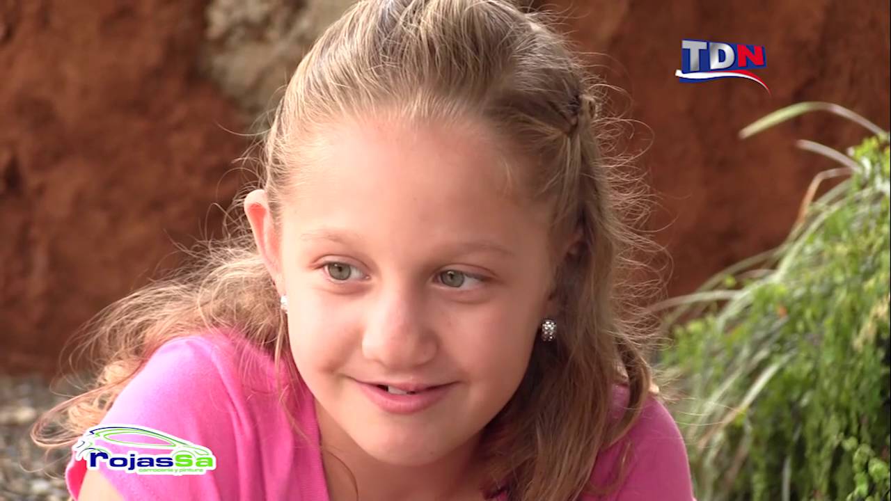 ANGIE CALDERÓN REPRESENTA A LOS NIÑOS CON PALADAR HENDIDO