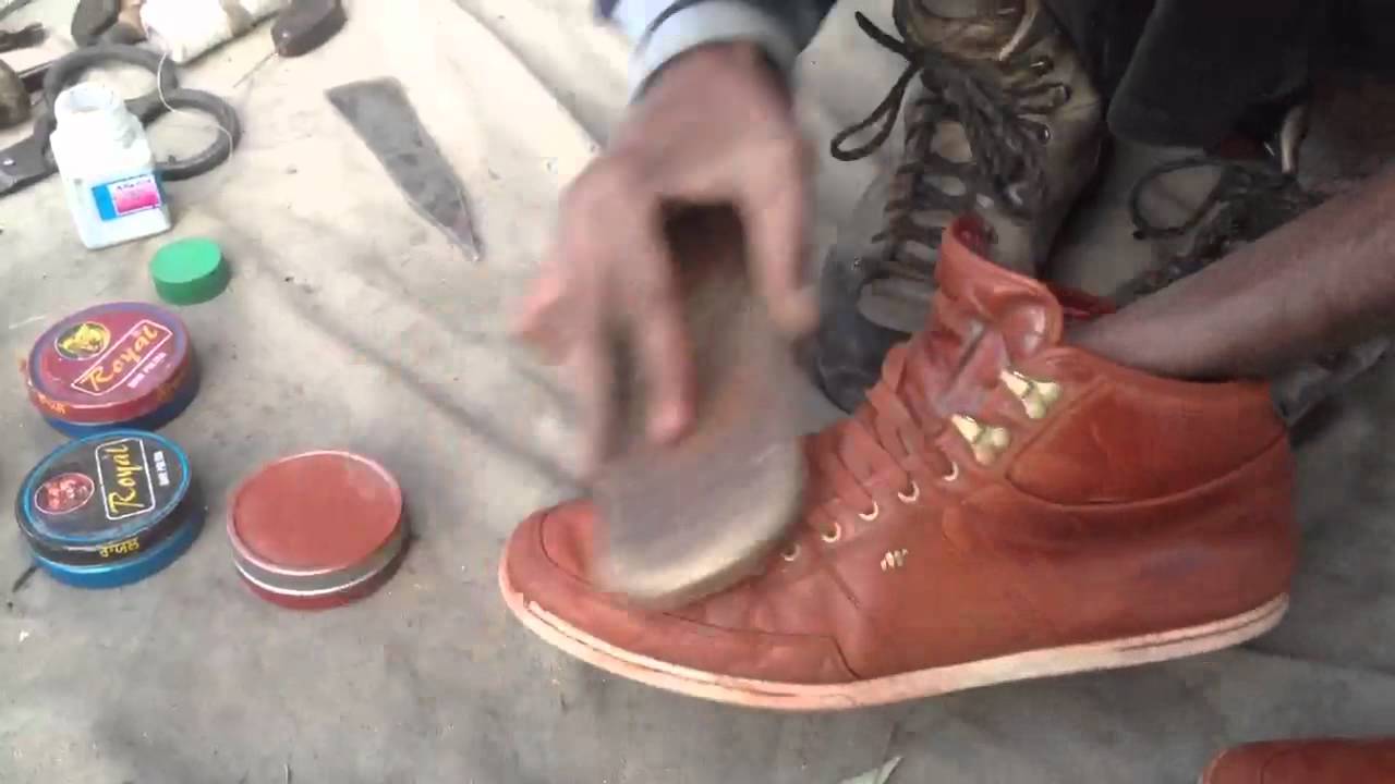 Shoes shining