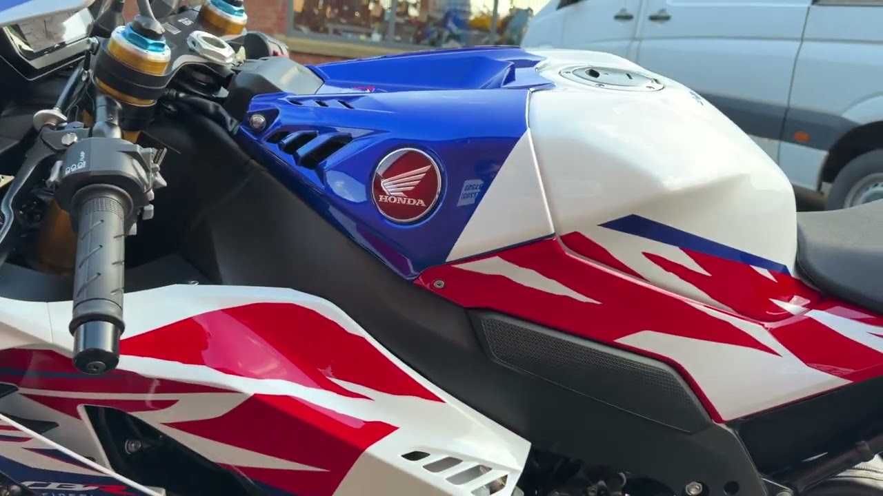 Honda CBR1000RR Fireblade SP 2022 White 3,177 Miles