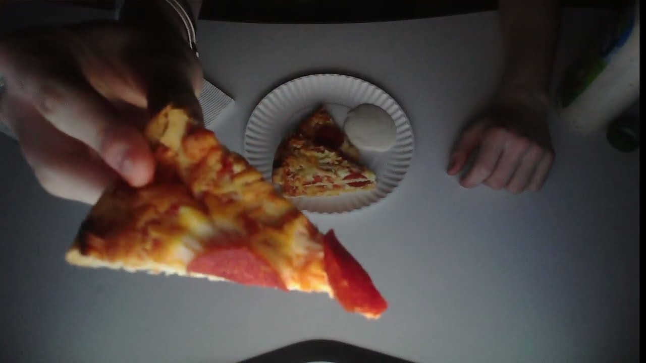 ASMR Eating Crunchy Pizza/ Crunchy/ Drinking/ Quiet Whispers