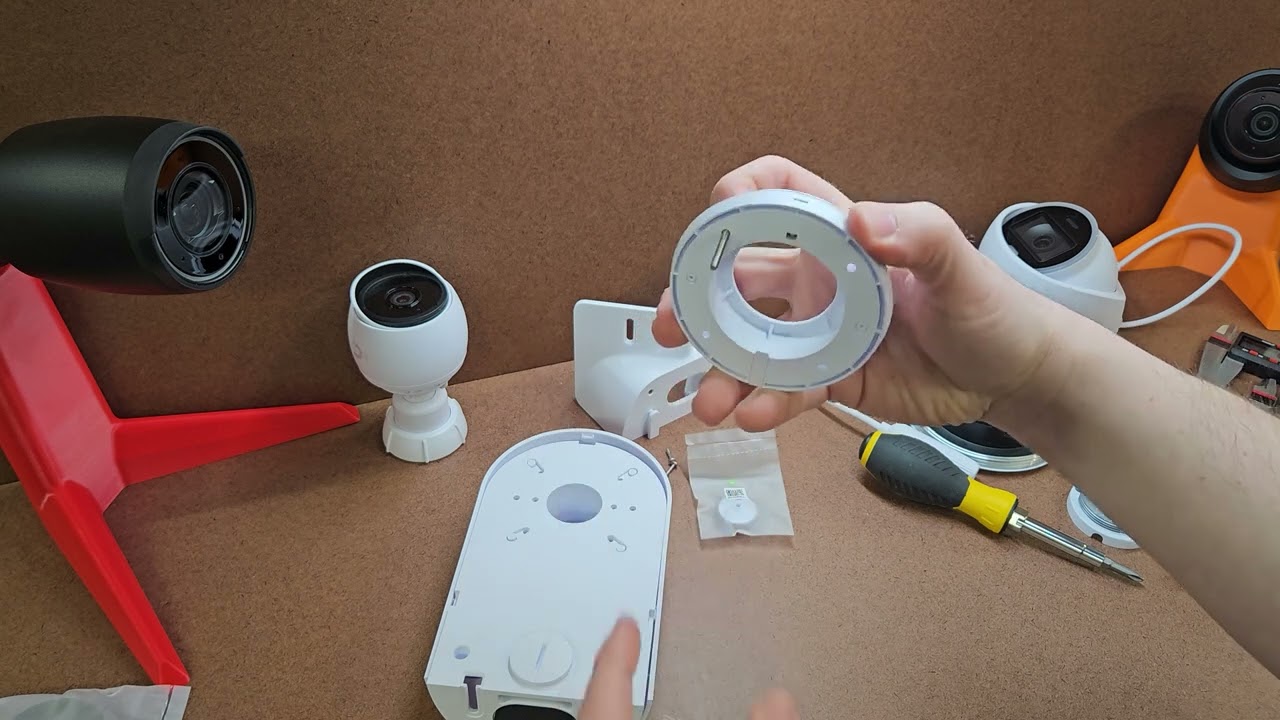 Unbiquiti Unifi Camera Arm Mount (Corner Mount) Unboxing, Measurements, Thoughts (UACC-Camera-AM)