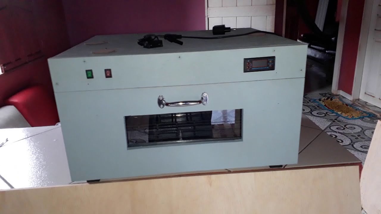 Chocadeira de Madeira 100% Automática - 80 ovos
