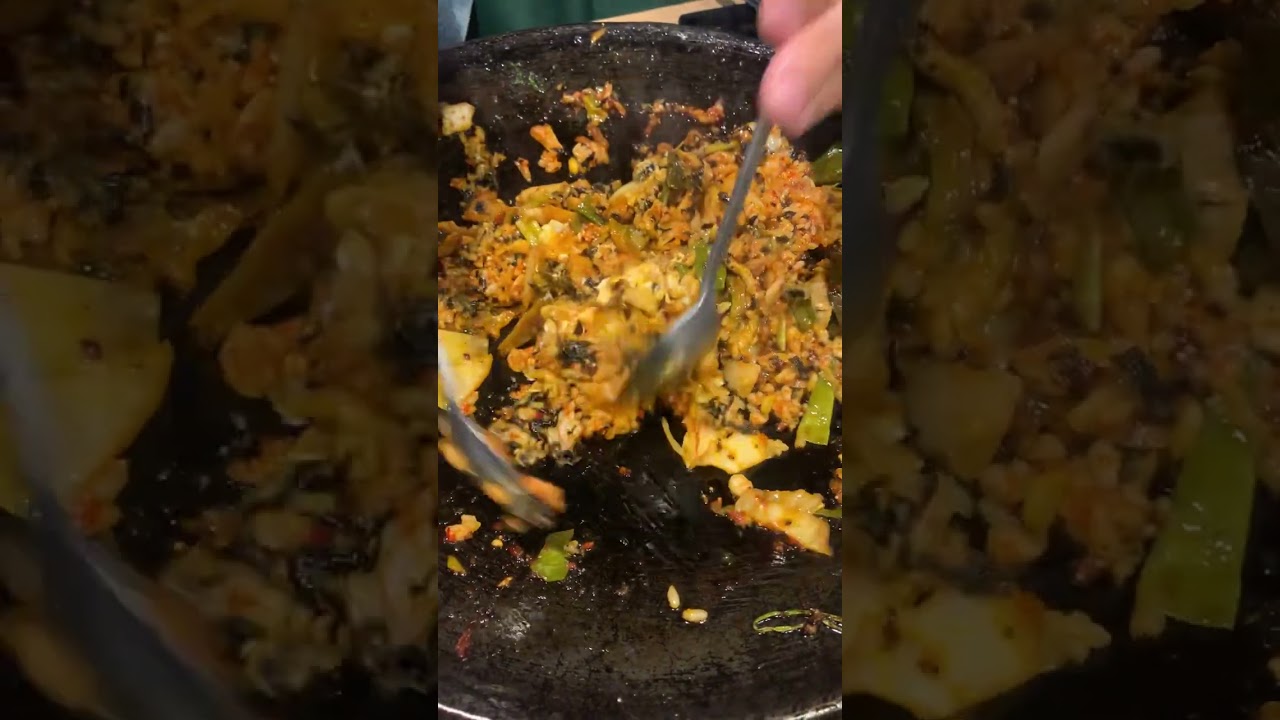 Seoul Food | Cooking Dak Galbi into Bokkeumbap at Yoogane