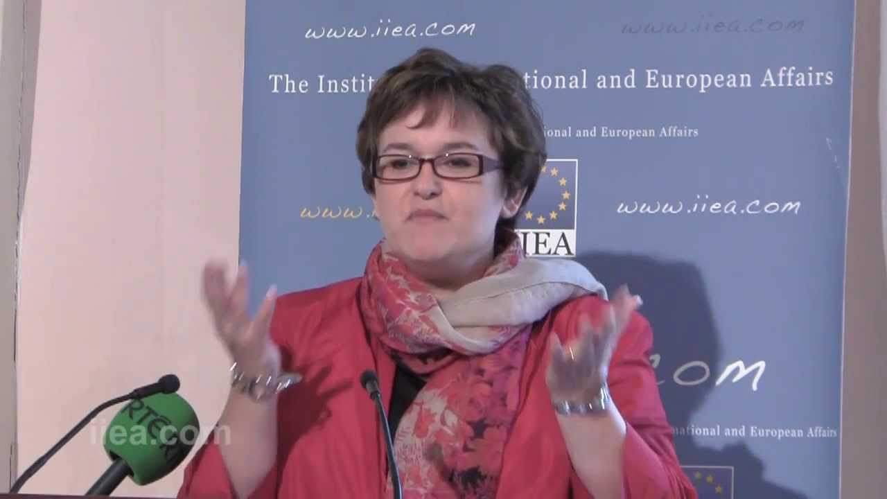 Sabine Lautenschl&auml;ger on From Supervision to Resolution: A German Perspective