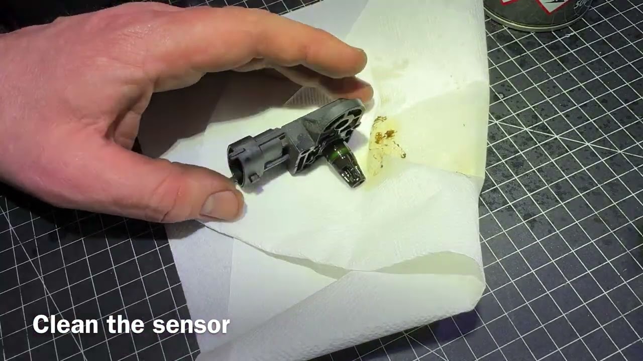 How to clean or replace manifold absolute pressure sensor (MAP sensor) Fiat 500 (C) DIY