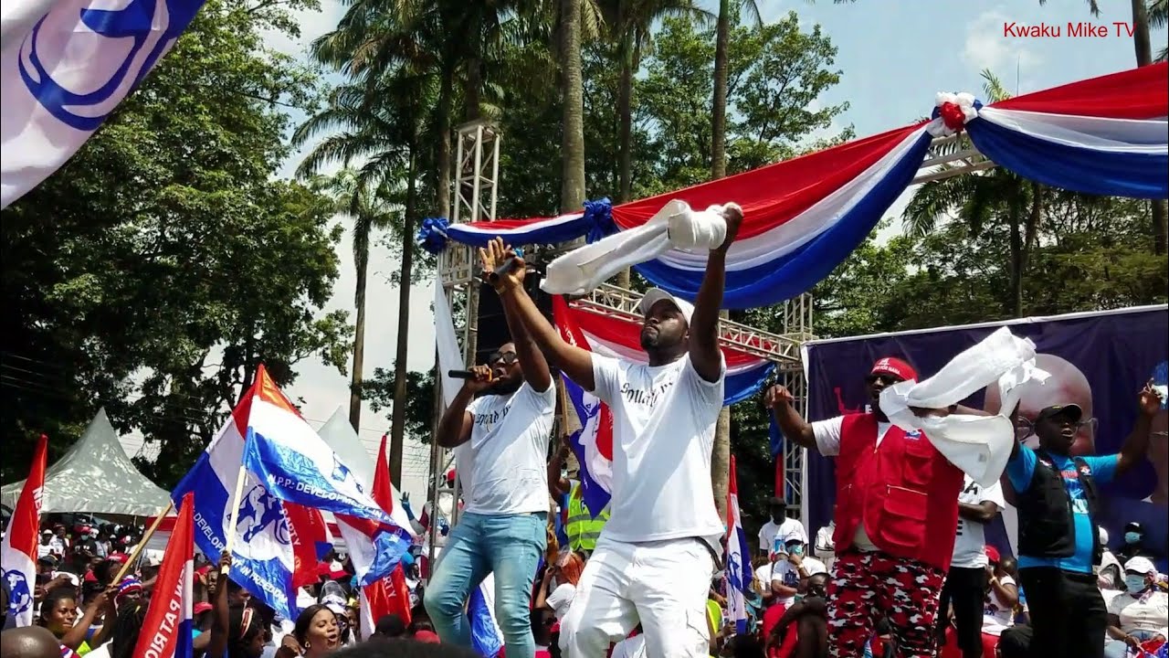 Bantama BIG Walk: Barima Sydney performs 'Papa No' at the event. Kumasi-Ghana.