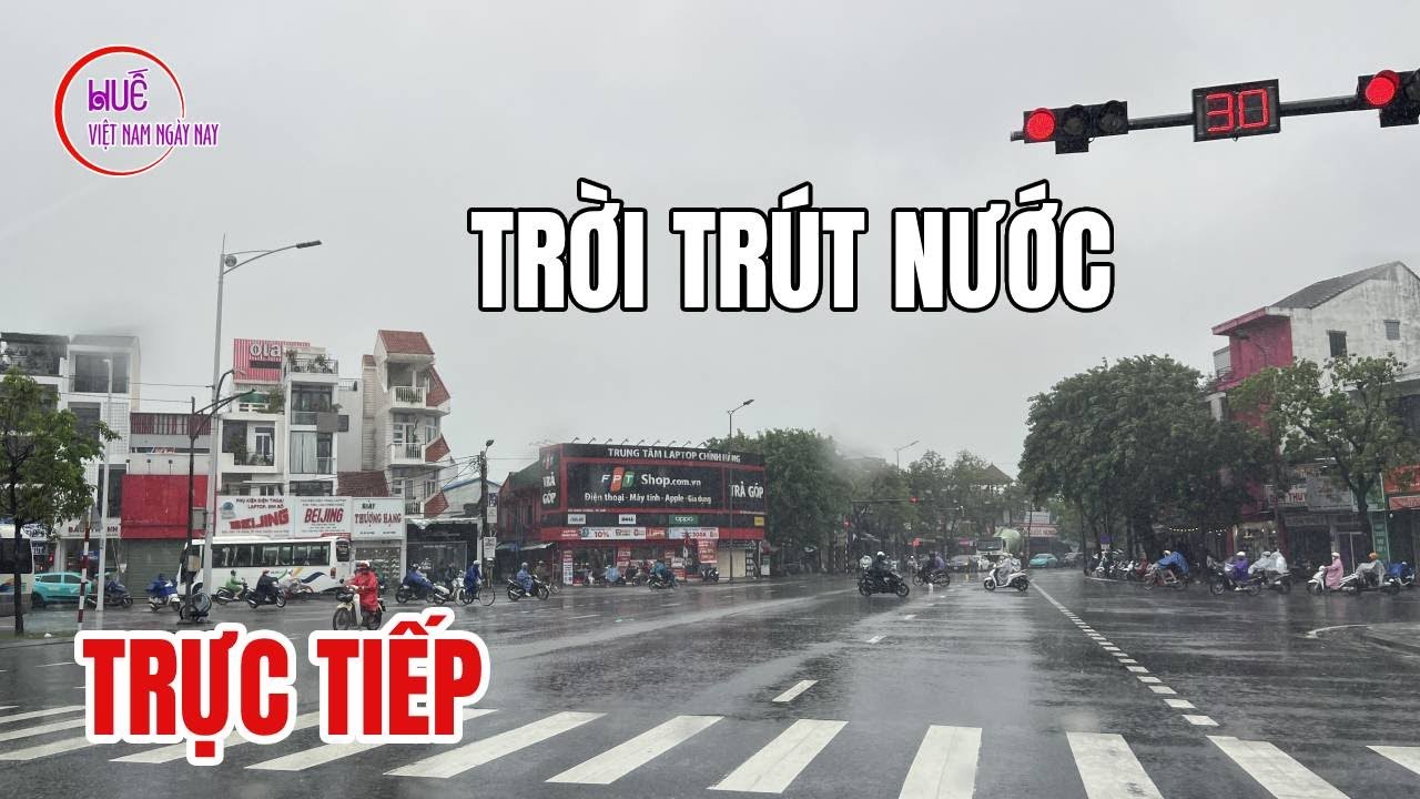 Trực tiếp 30/10 - Huế mưa như trút nước