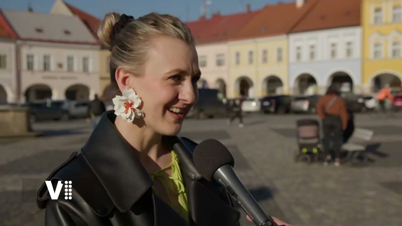 V1 report&aacute;ž, př&iacute;prava festivalu Jič&iacute;n - město poh&aacute;dky 2025