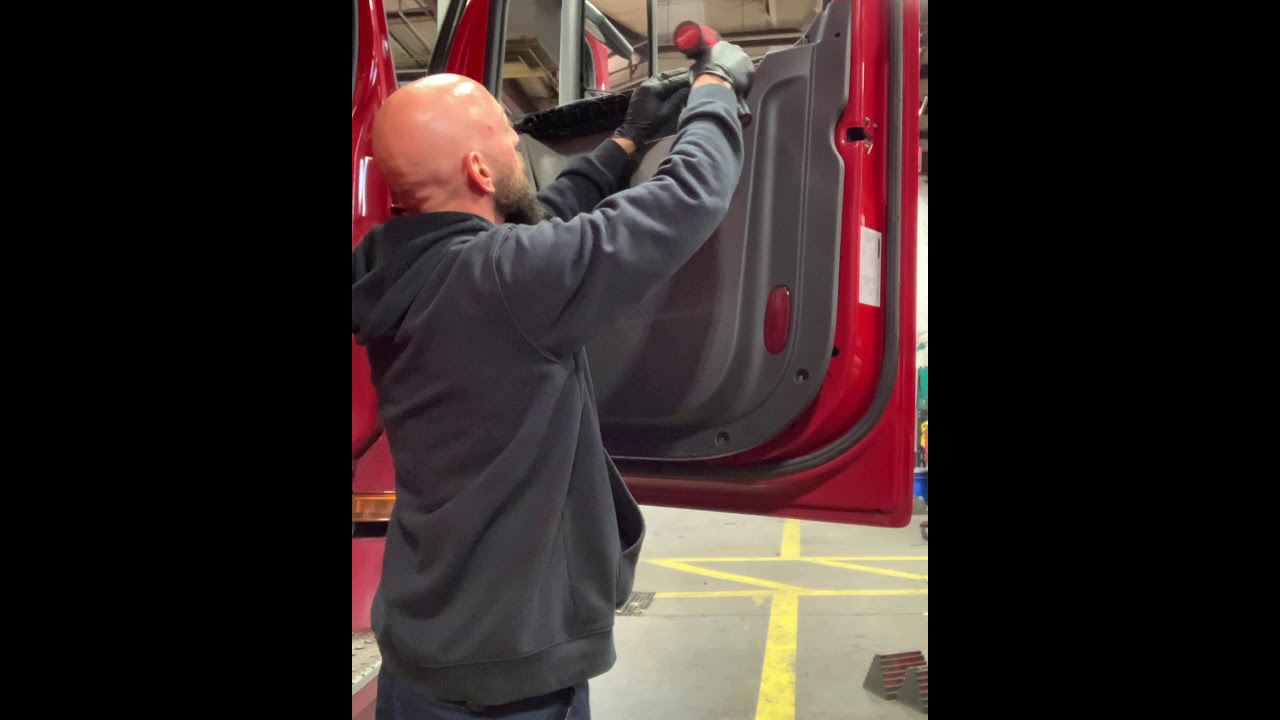 Door not locking or unlocking troubleshooting. Freightliner cascdia