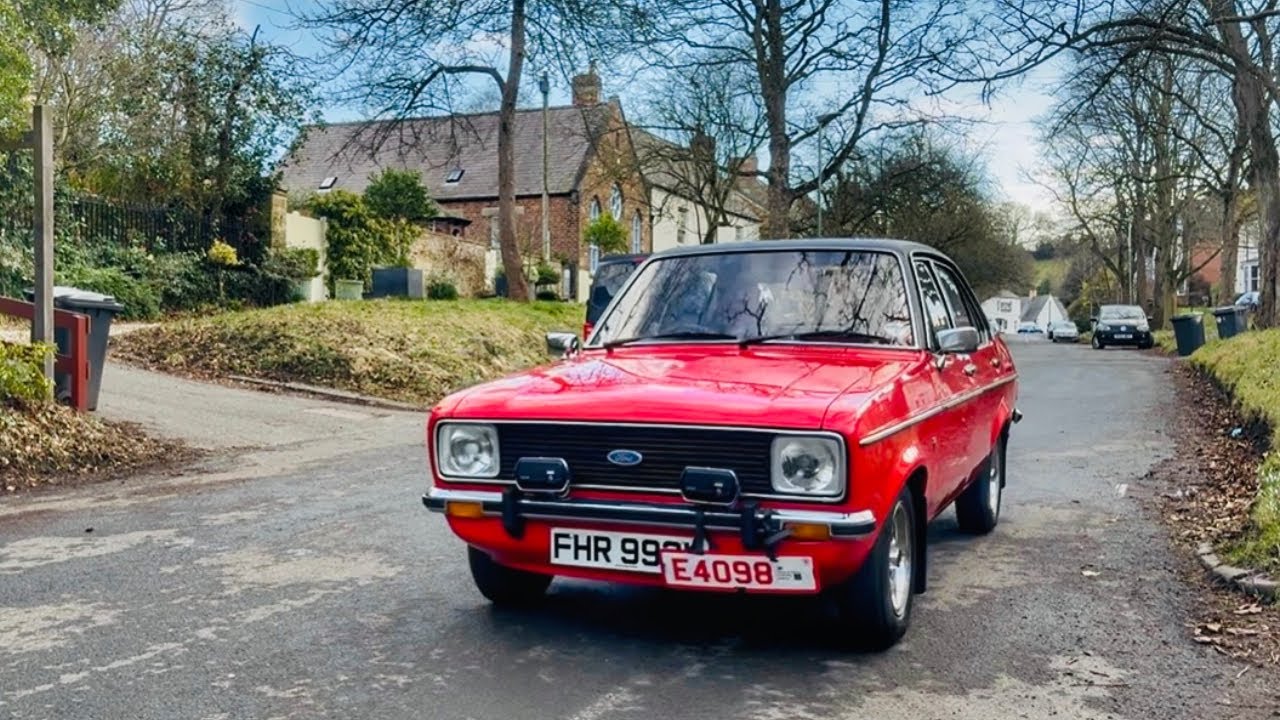 Ощутите РЕДКУЮ красоту Ford Escort 1600 Ghia Mk2 с небольшим пробегом | Потрясающий тест-драйв