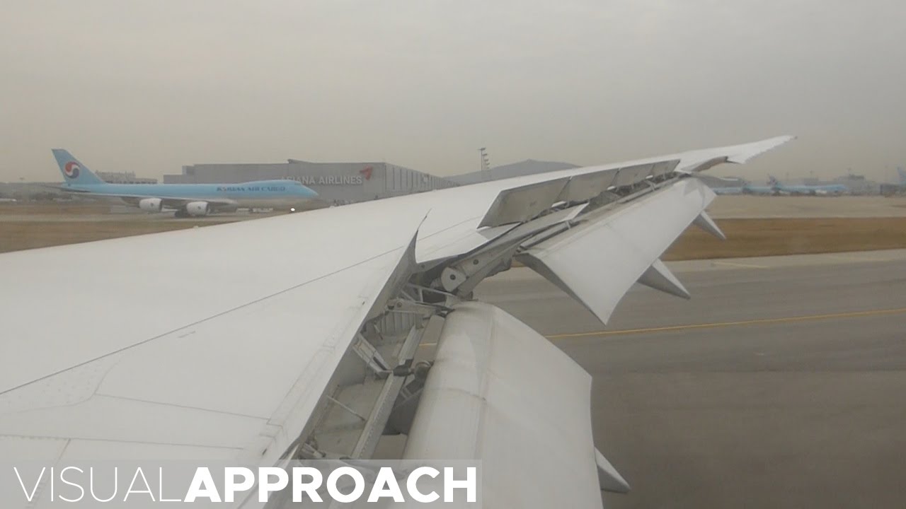British Airways Boeing B787-8 landing at Seoul Incheon